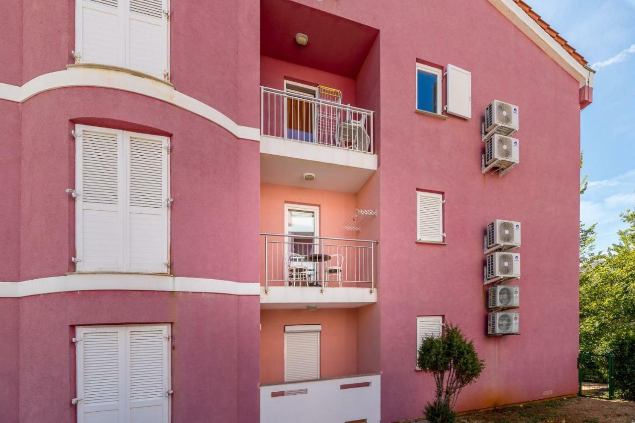 Apartments Tanja Башка Екстер'єр фото