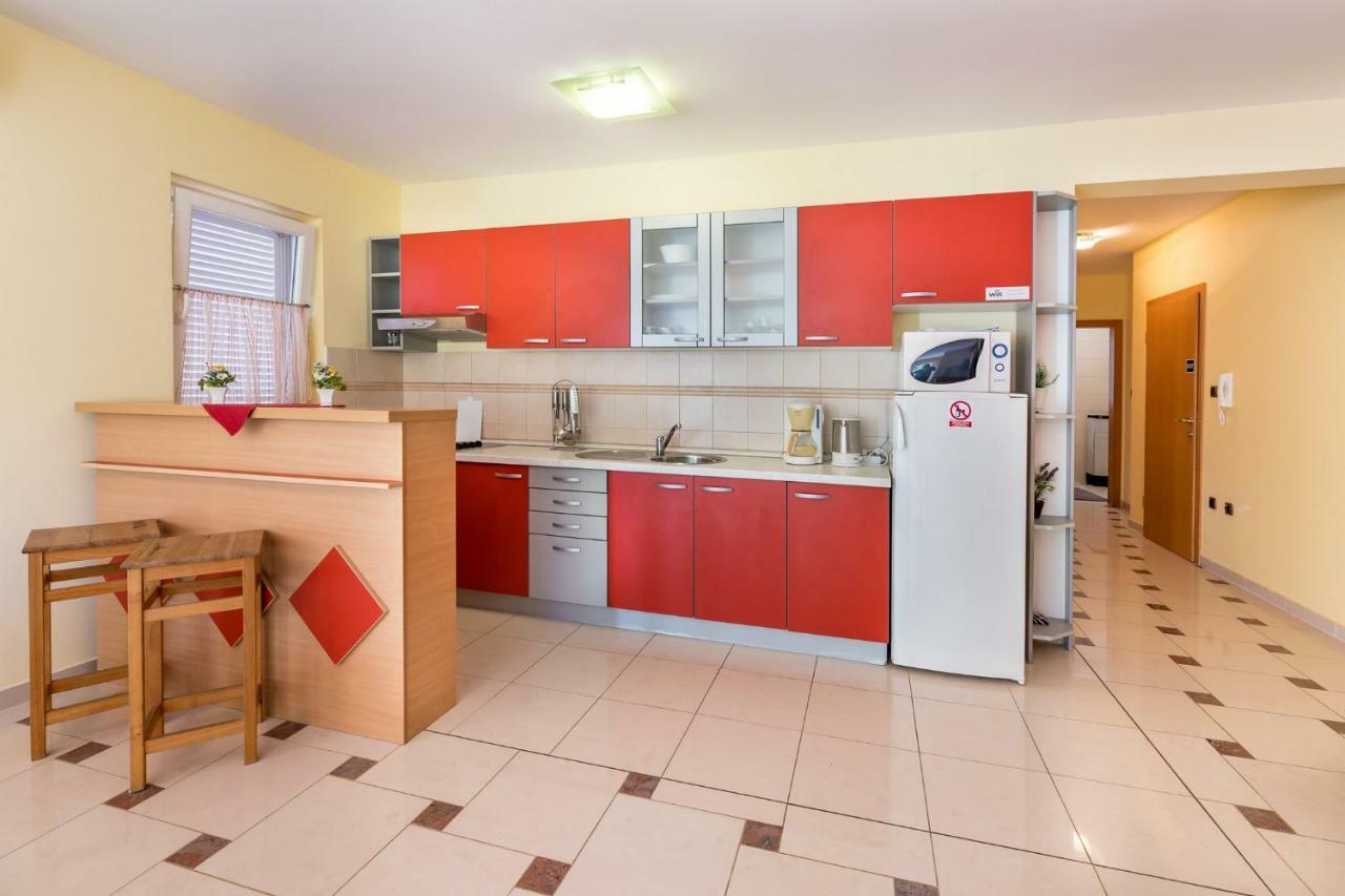 Apartments Tanja Башка Екстер'єр фото