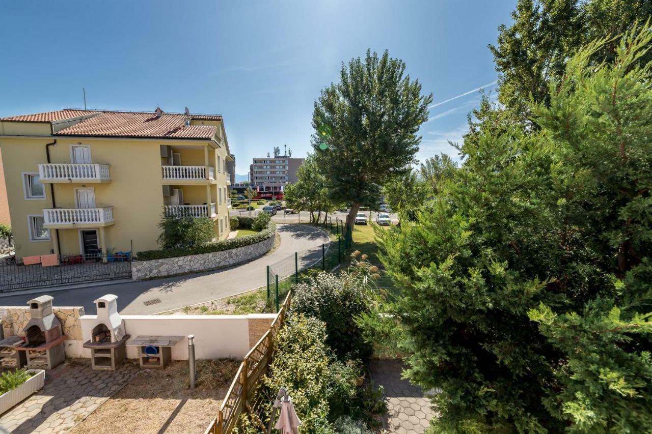 Apartments Tanja Башка Екстер'єр фото