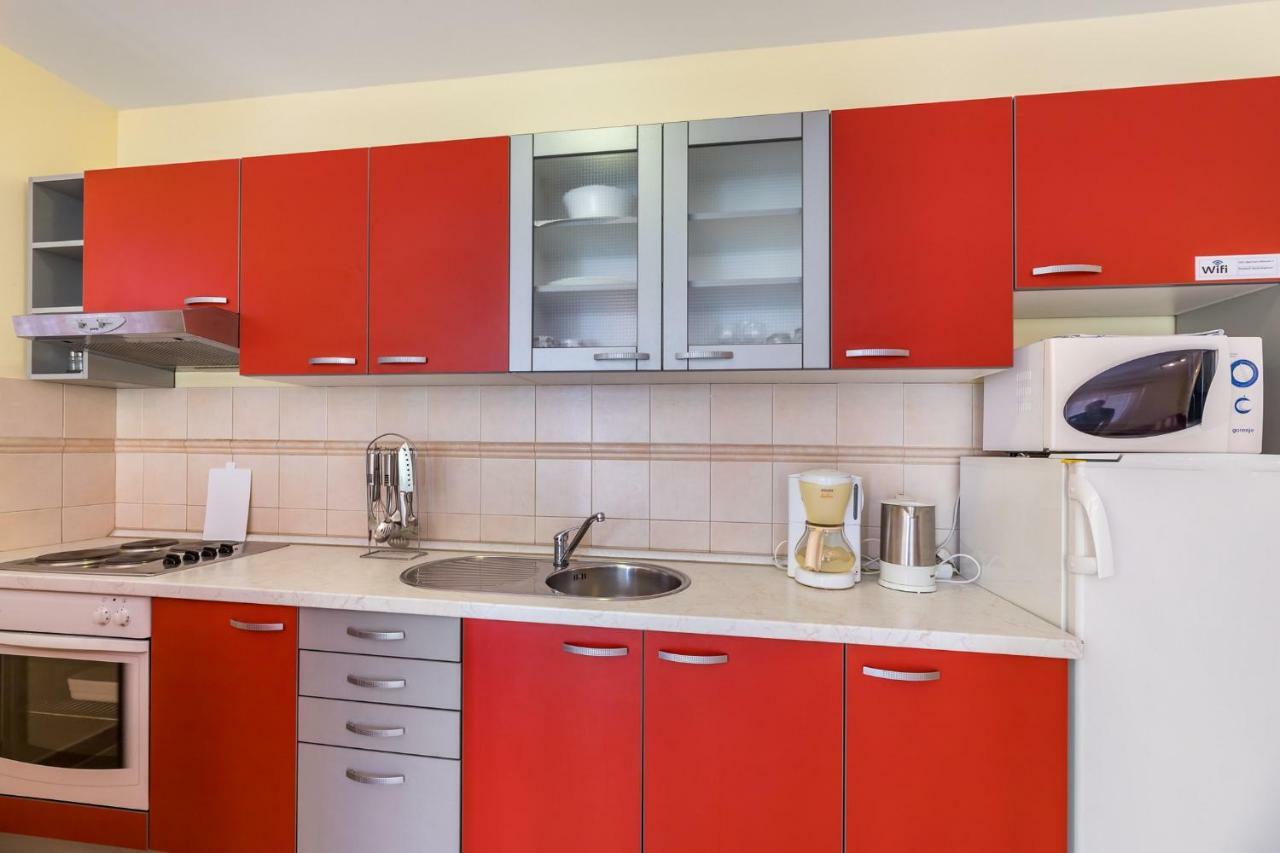 Apartments Tanja Башка Екстер'єр фото